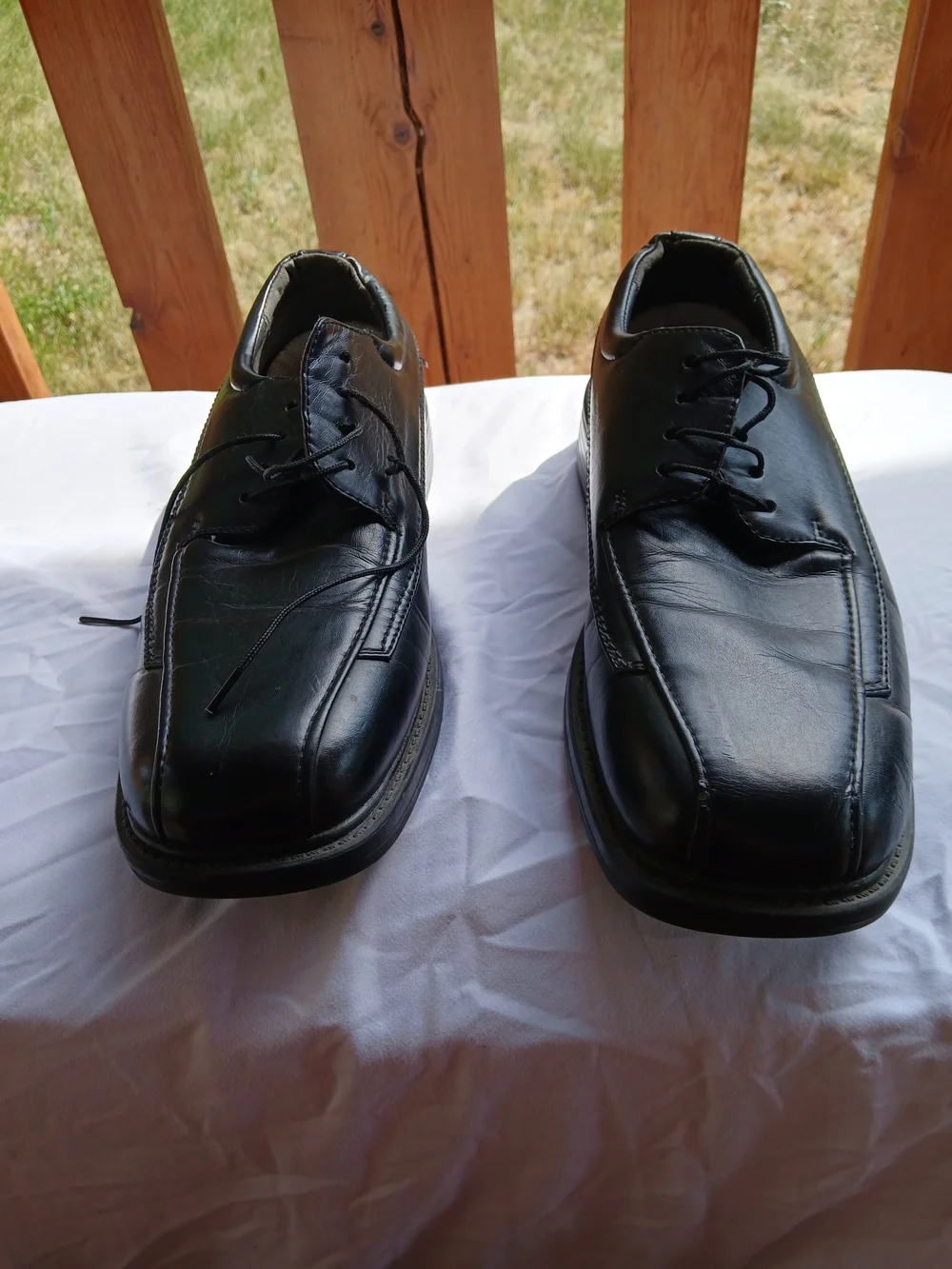 Reebok Classic Men's Black Leather Lace-Up Derby Shoes